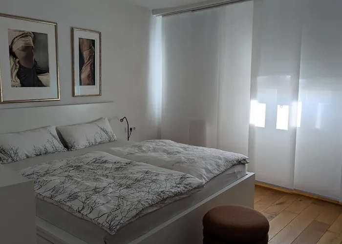 Elfie Neustadt an der Weinstrasse